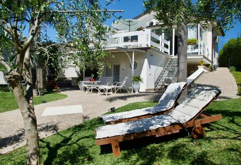 تختخواب و صبحانه Villa Volli Three Rooms