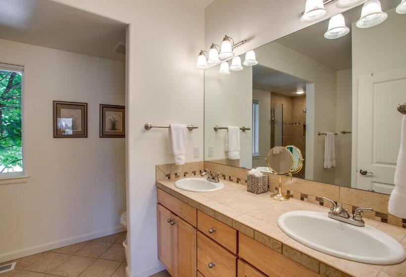 Chelan Resort Waterfront Townhouse