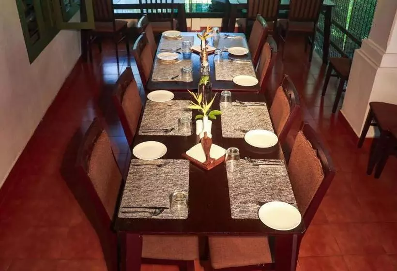هتل Aanandakosha Ayurveda Retreat