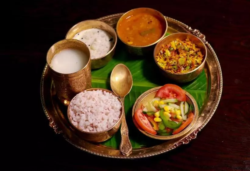 هتل Aanandakosha Ayurveda Retreat
