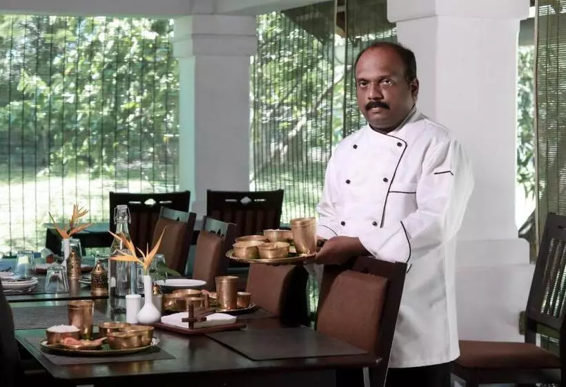 هتل Aanandakosha Ayurveda Retreat