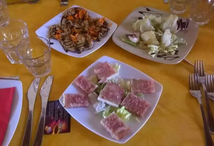 ホテル Agriturismo Monte Criscione