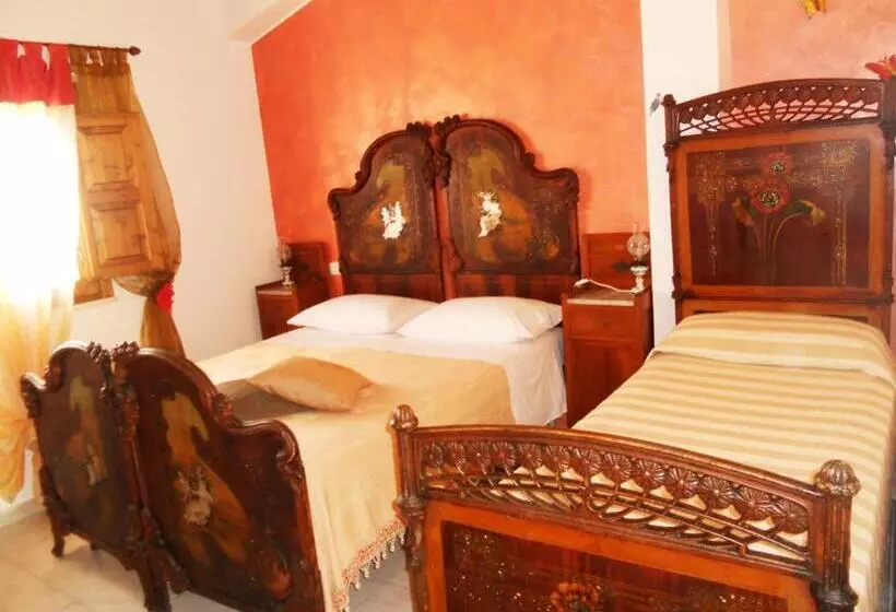 ホテル Agriturismo Monte Criscione