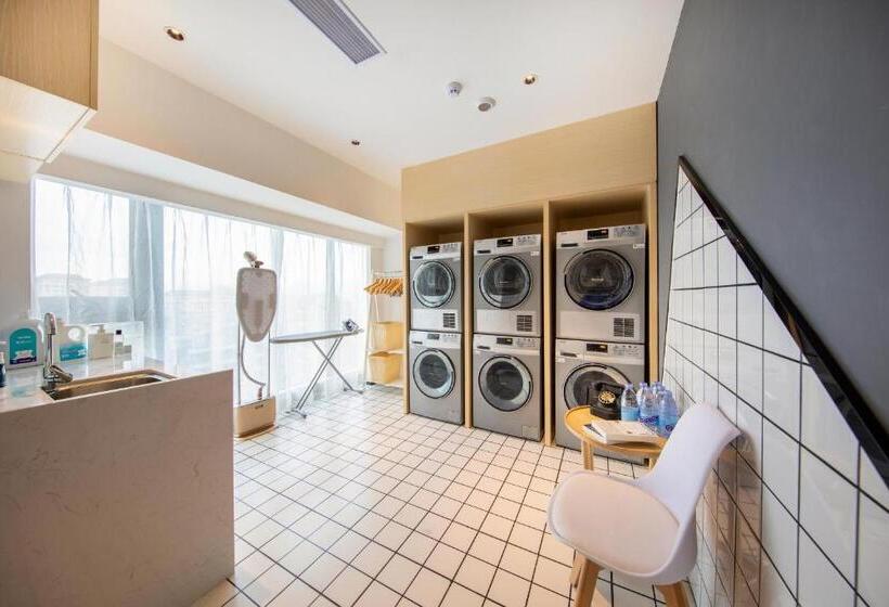 Atour Hotel Kunming Hi Tech Wuyue Plaza