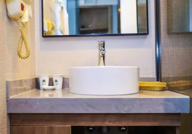 Hotelli Greentree Inn Jiangsu Yangzhou Jiangdu Development Zone Daqiao Town Express