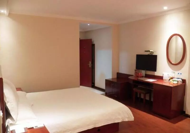 Hotelli Greentree Inn Jiangsu Yangzhou Jiangdu Development Zone Daqiao Town Express