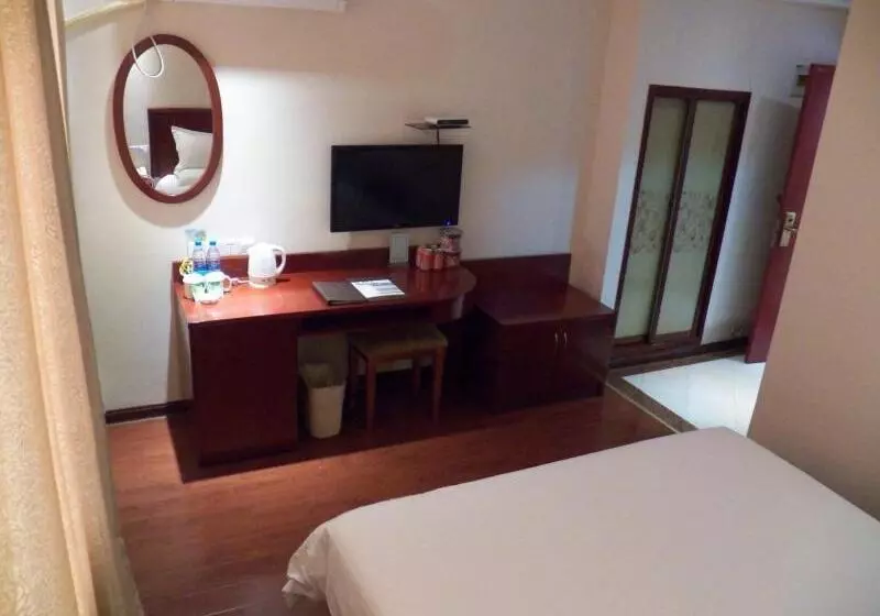 Hotelli Greentree Inn Jiangsu Yangzhou Jiangdu Development Zone Daqiao Town Express