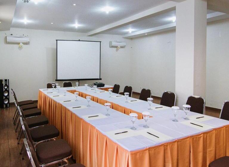 Отель Sevilla Resort Magelang