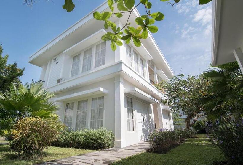 Отель Sevilla Resort Magelang