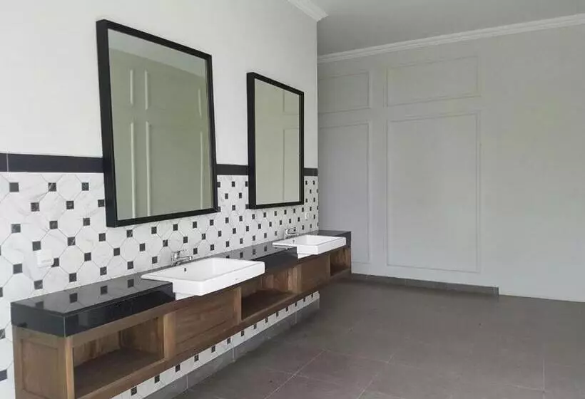 Hotel Sevilla Resort Magelang