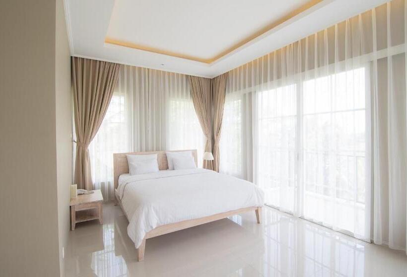 Отель Sevilla Resort Magelang