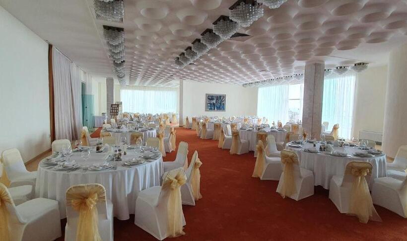 Marina Hotel, Sunny Day