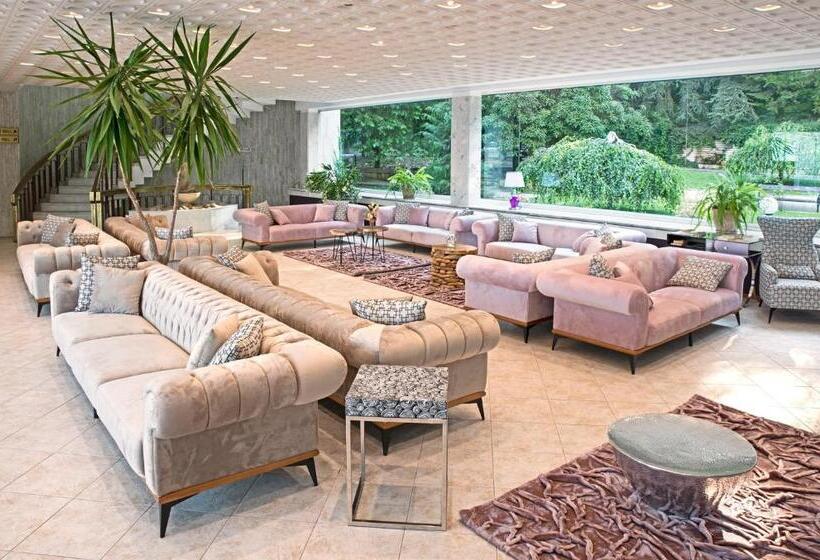 Marina Hotel, Sunny Day