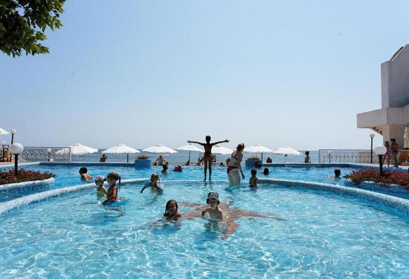 Marina Hotel, Sunny Day