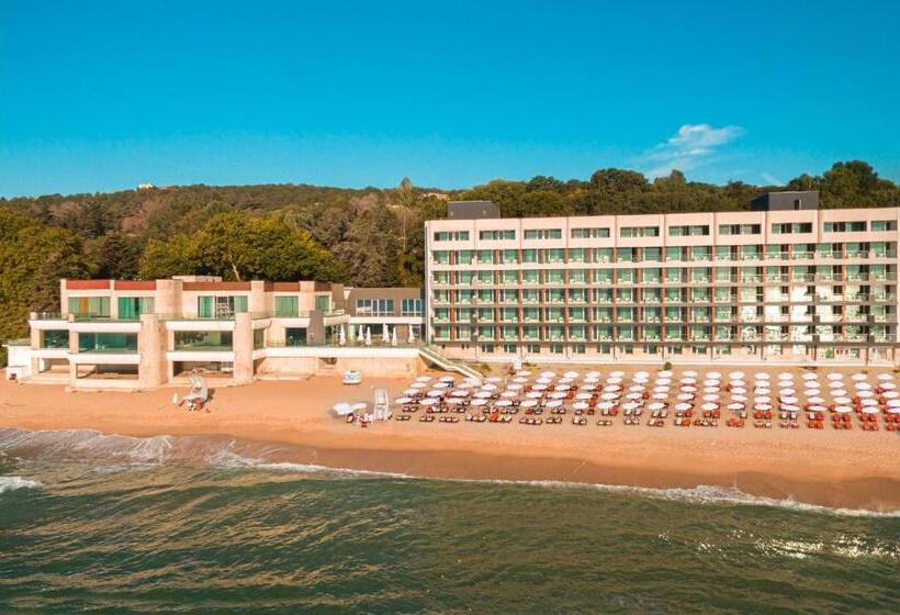 Marina Hotel, Sunny Day