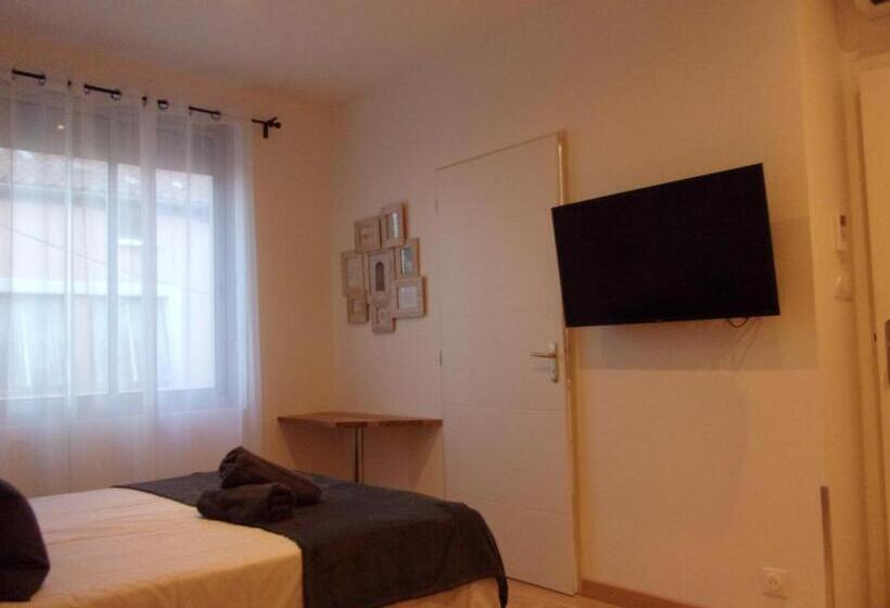 پانسیون Le Bourget   Envolée Romantique