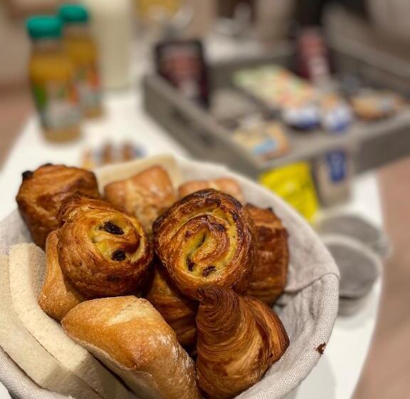 پانسیون Le Bourget   Envolée Romantique