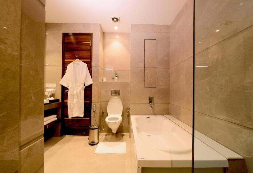 בית מלון כפרי Surestay By Best Western Model Town Amritsar