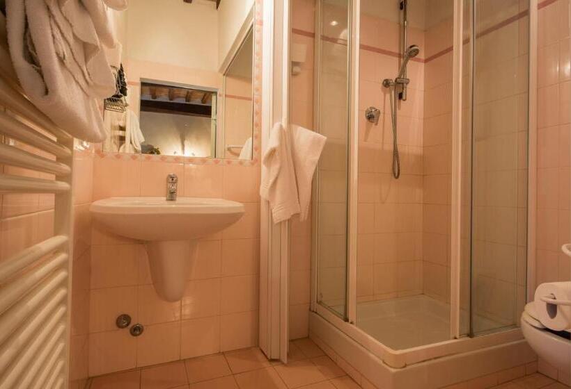 تختخواب و صبحانه Residenza Alla Lizza