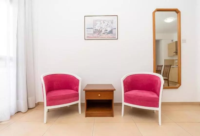 Flora Hotel Apartments