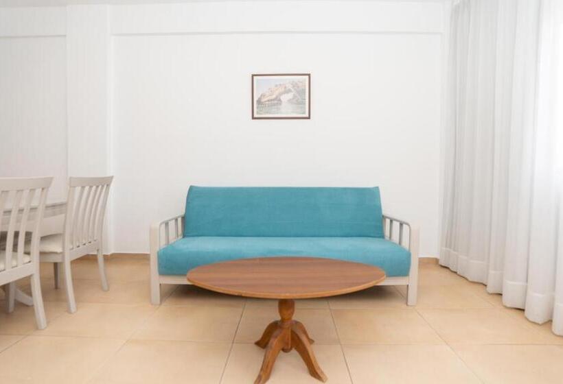 Flora Hotel Apartments