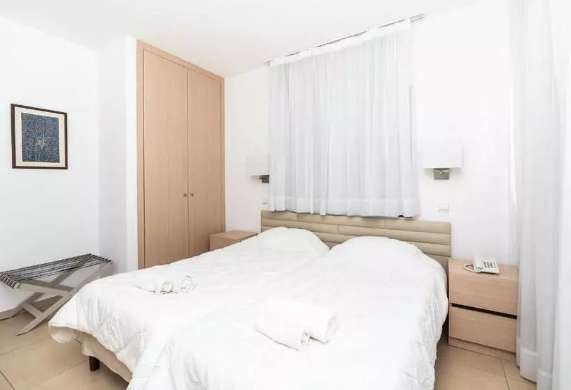 Flora Hotel Apartments