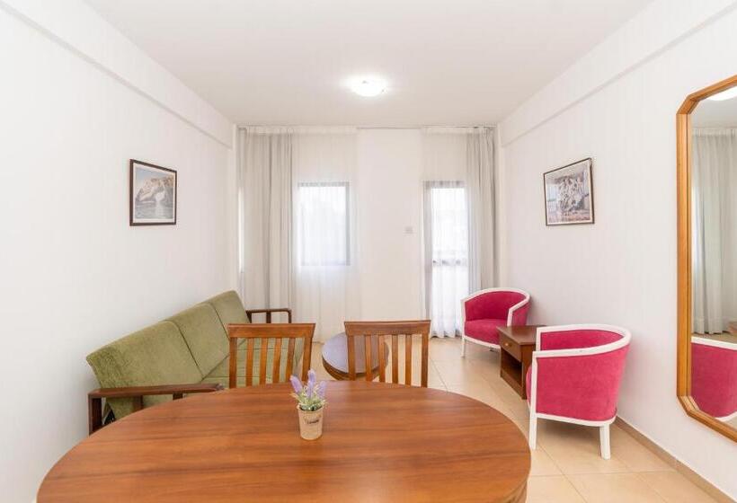 Flora Hotel Apartments