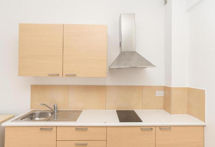 Flora Hotel Apartments