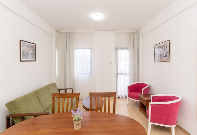 Flora Hotel Apartments