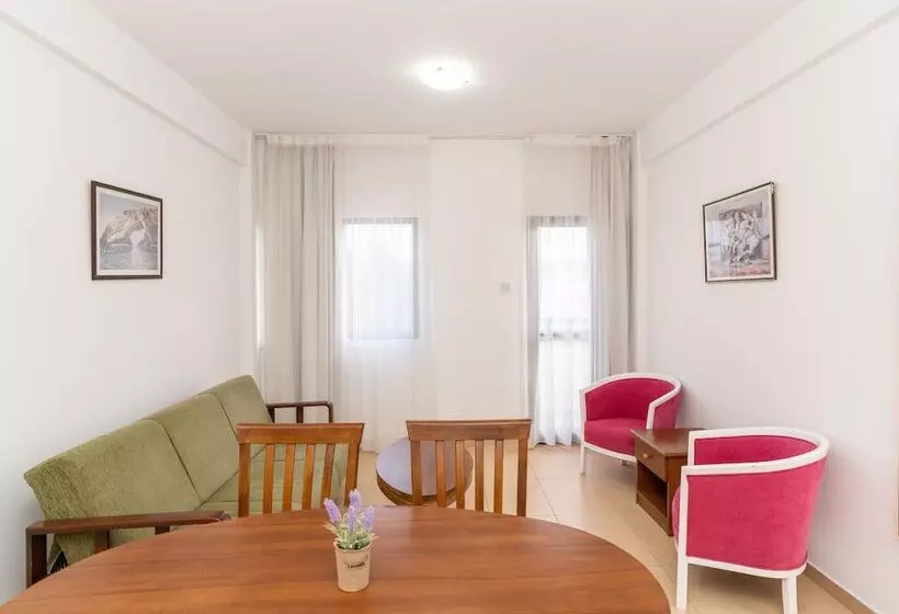 Flora Hotel Apartments