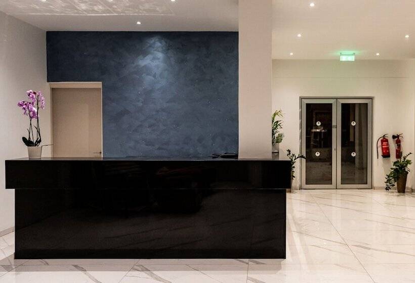 Flora Hotel Apartments