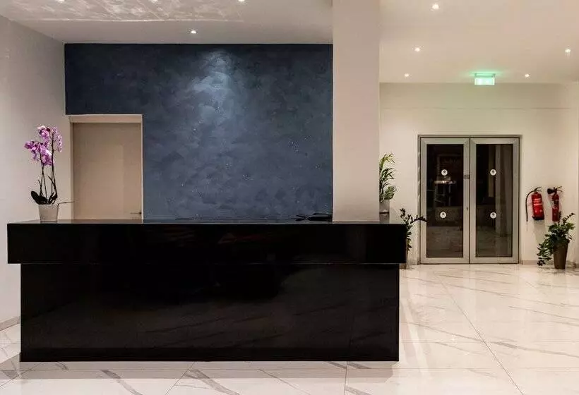 Flora Hotel Apartments