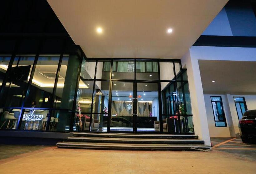 בית מלון כפרי Khonkaen Residence