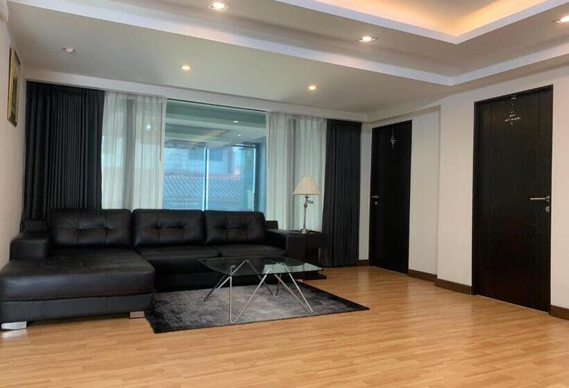 בית מלון כפרי Khonkaen Residence