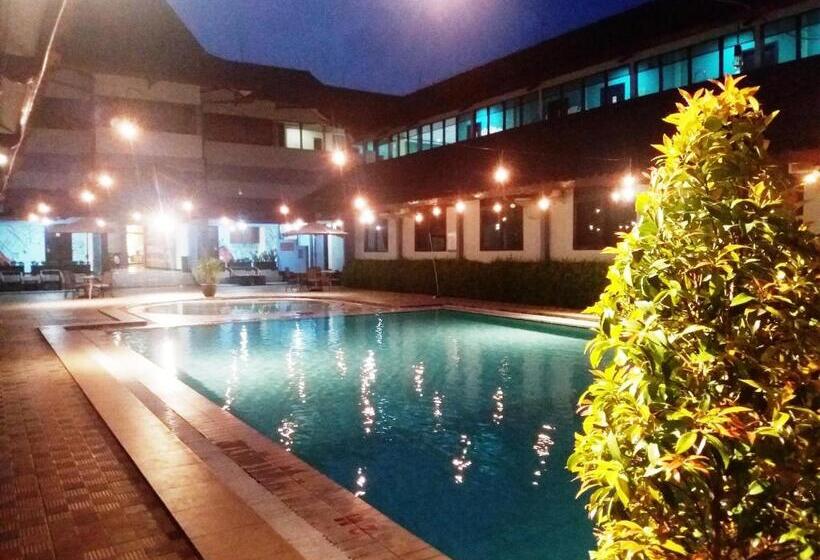 Szálloda Sofia Juanda Surabaya