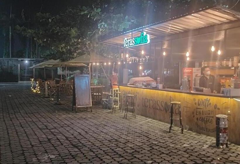 Szálloda Sofia Juanda Surabaya