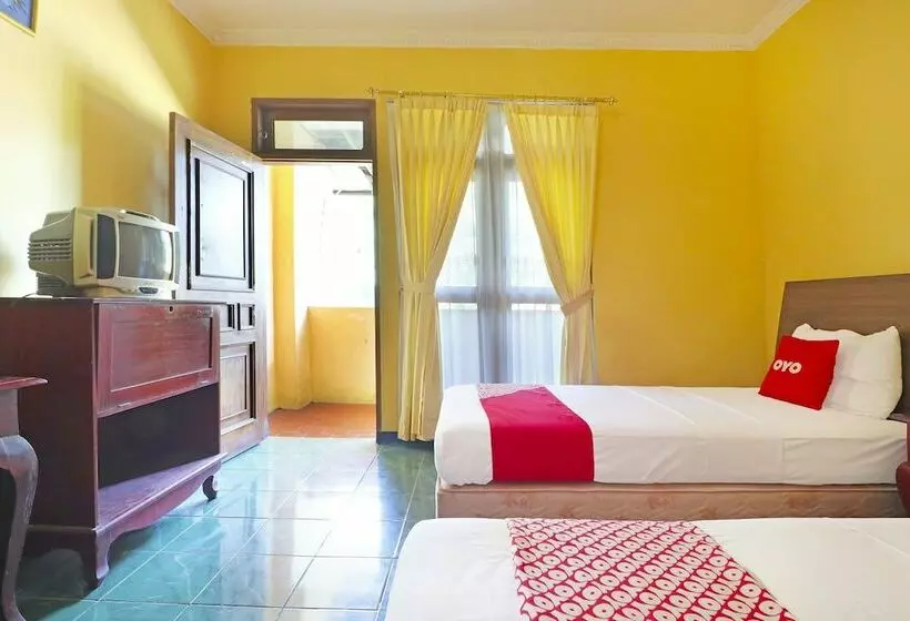 Hotelli Super Oyo 90382  Sarah Sukabumi