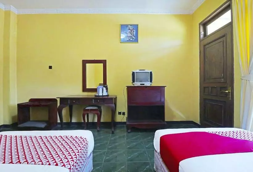 Hotelli Super Oyo 90382  Sarah Sukabumi