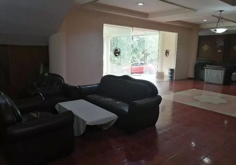 Hotelli Super Oyo 90382  Sarah Sukabumi