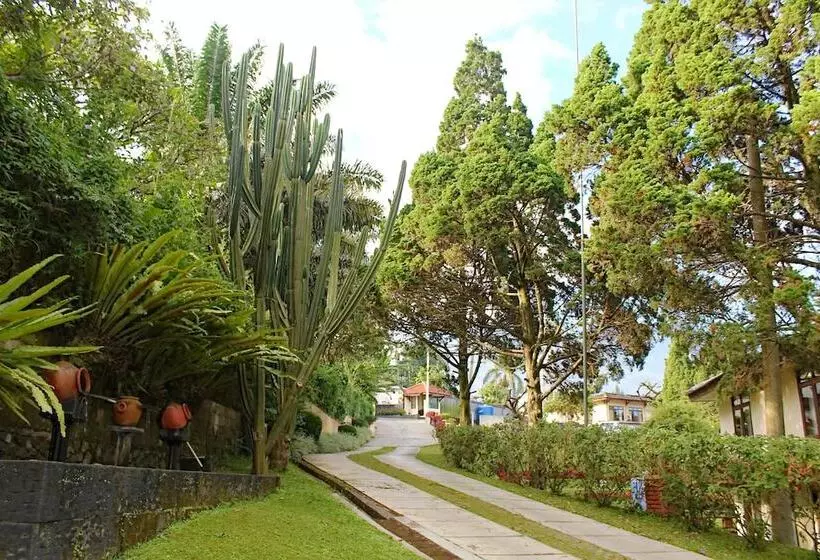 Otel The Jayakarta Cisarua