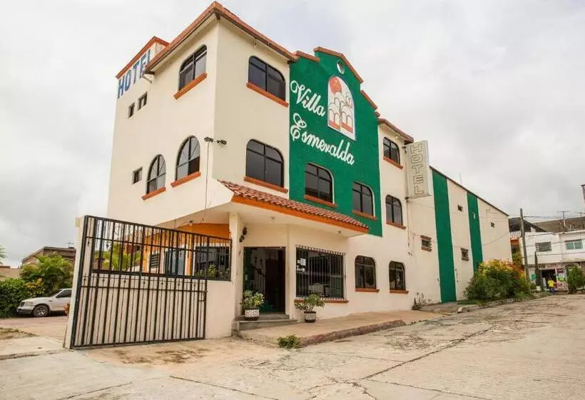 هتل Villa Esmeralda
