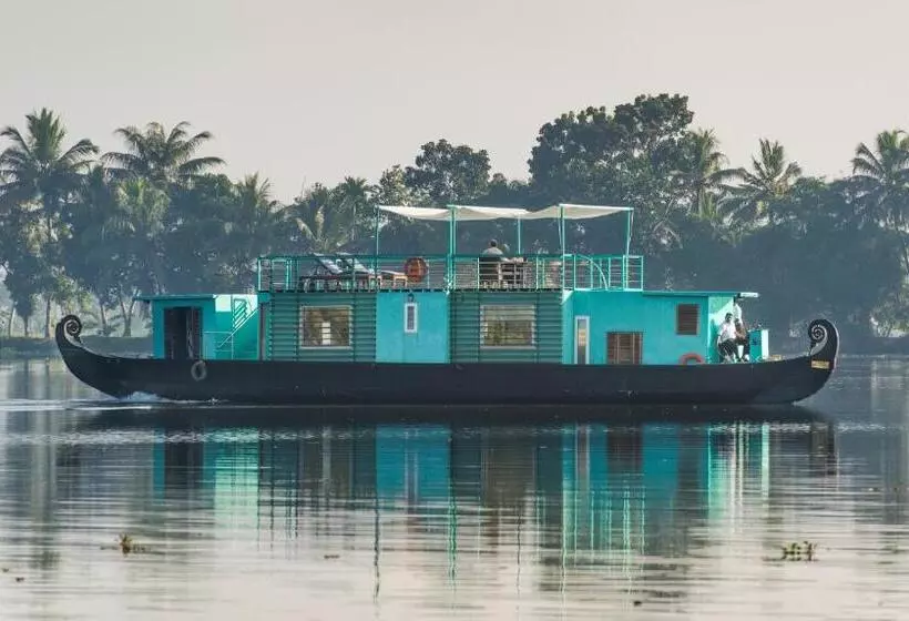 Lomakeskus Purity At Lake Vembanad