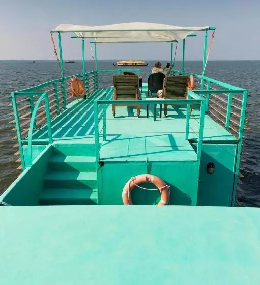 Lomakeskus Purity At Lake Vembanad
