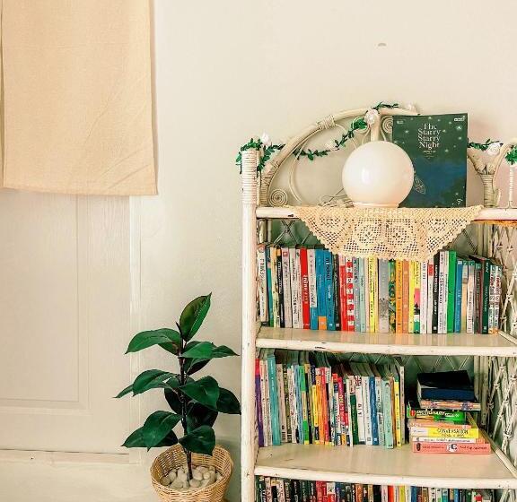 Bed and Breakfast Nhunjai House   บ้านหนุนใจ