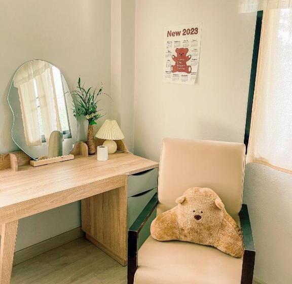 Bed and Breakfast Nhunjai House   บ้านหนุนใจ