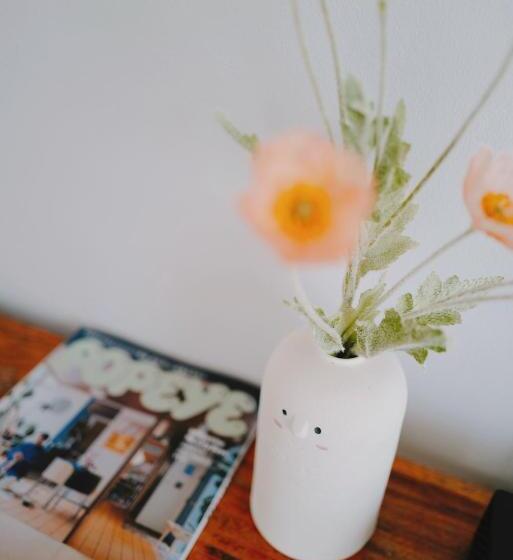 Bed and Breakfast Nhunjai House   บ้านหนุนใจ