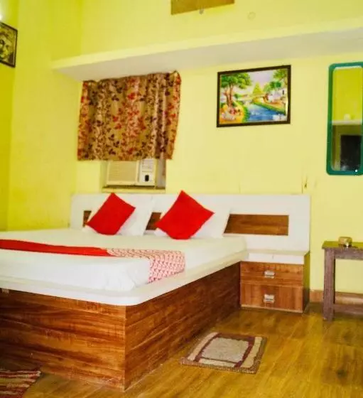 ホテル Oyo Flagship 81203 Sai Kripa Guest House