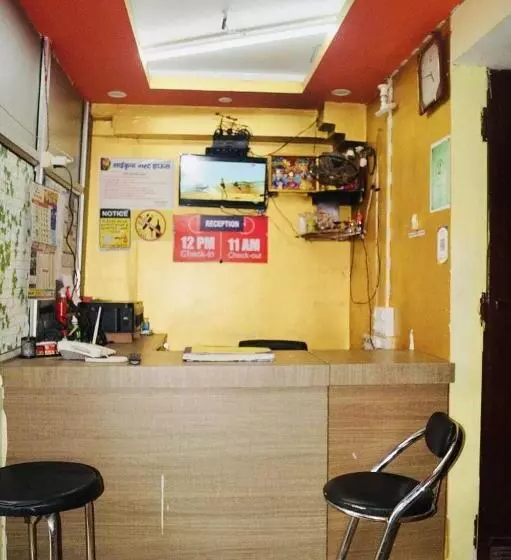ホテル Oyo Flagship 81203 Sai Kripa Guest House