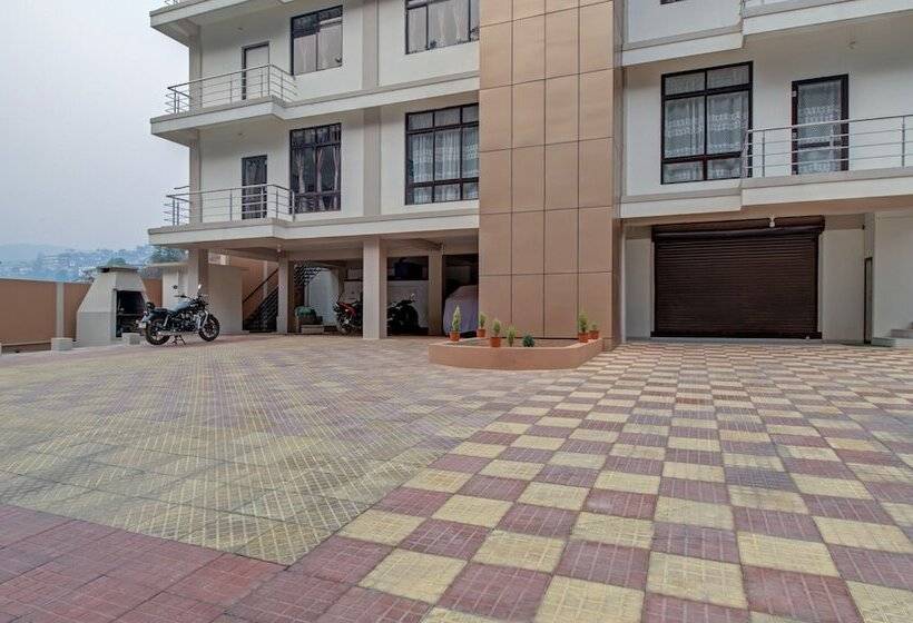 בית מלון כפרי Treebo Staying Center