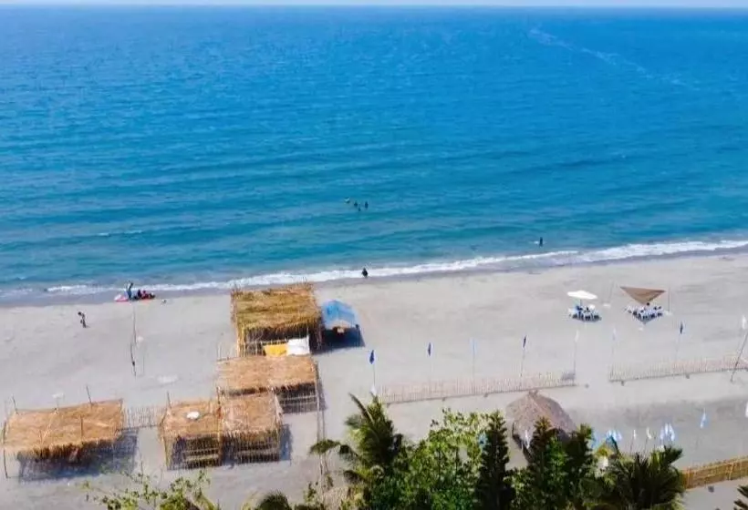 ホテル Emshienell Beach Resort And Event Place